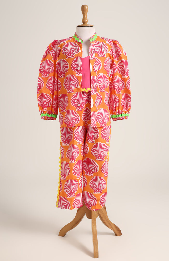 Cotton plain crop top with floral pants and Jacket/Shrug. Detailed with Lace trimmings.