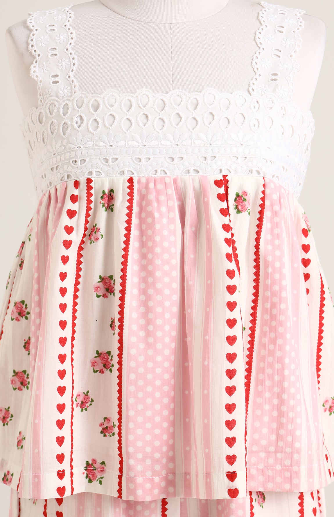 Cotton printed sleeveless Co-ord Set with shorts. Detailed with Lace trimmings.