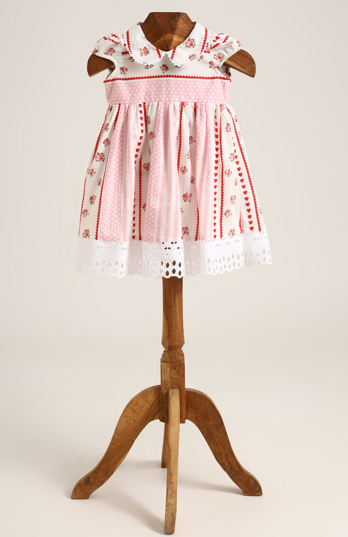 Cotton Dress with Short Sleeves. Detailed with Lace