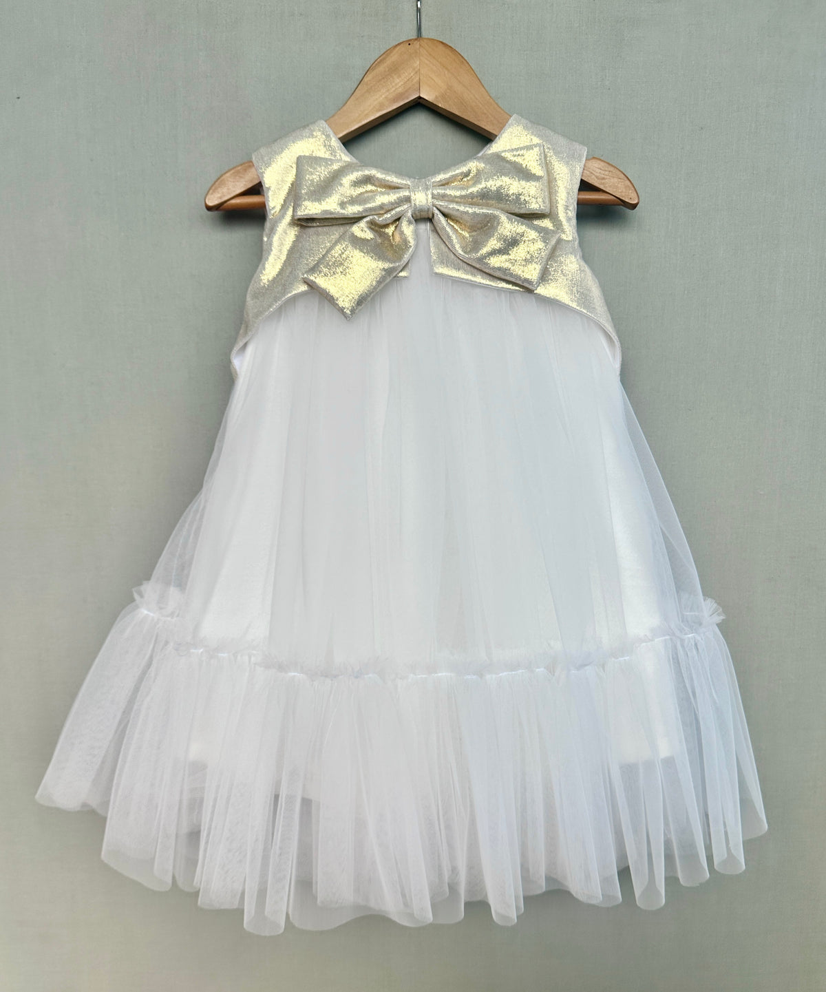 Soft layered net dress with Gold bow