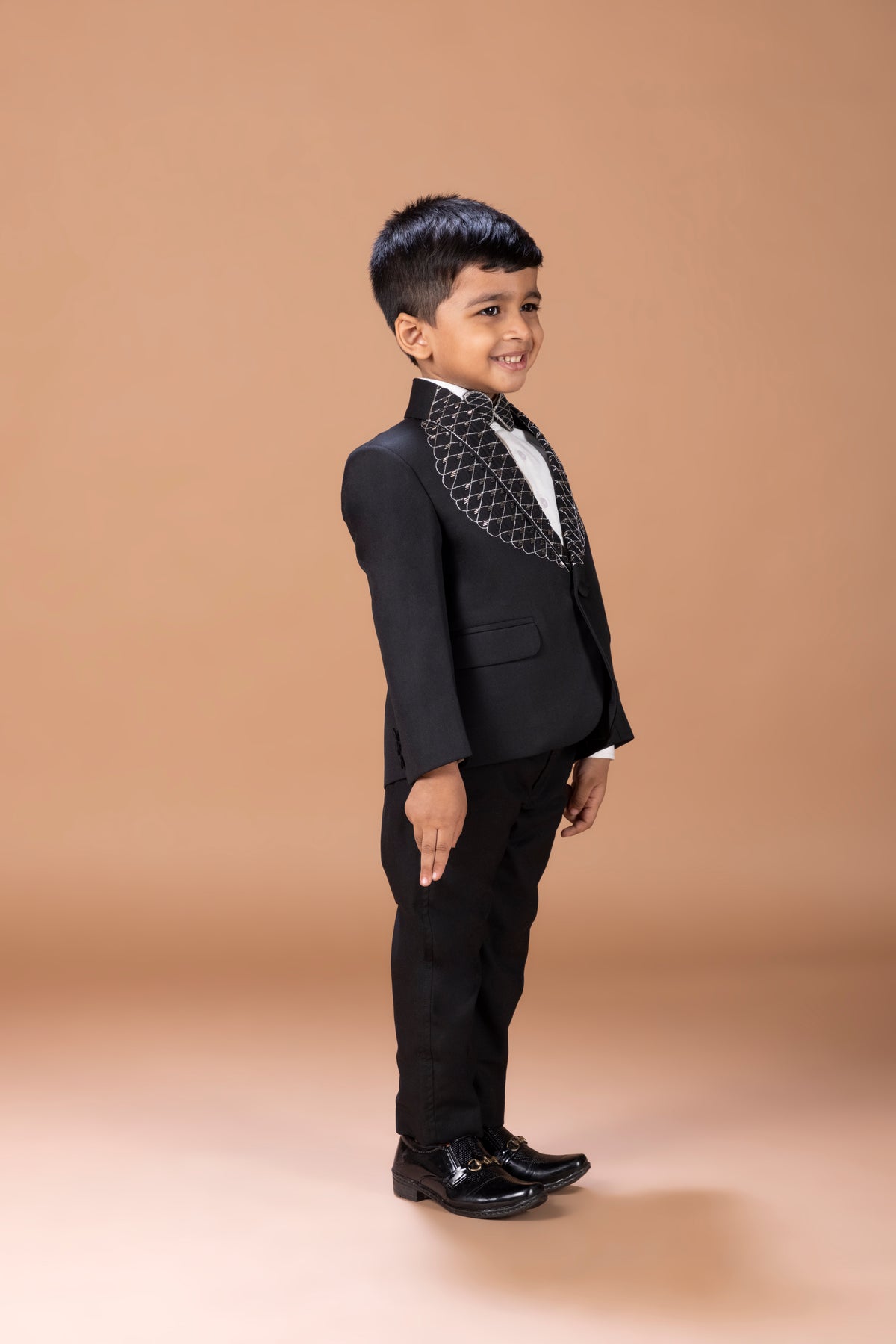 BLACK TUXEDO WITH HAND EMBROIDERY ON LAPLE AND FRONT WITH SHIRT PANT WITH BOW TIE SET