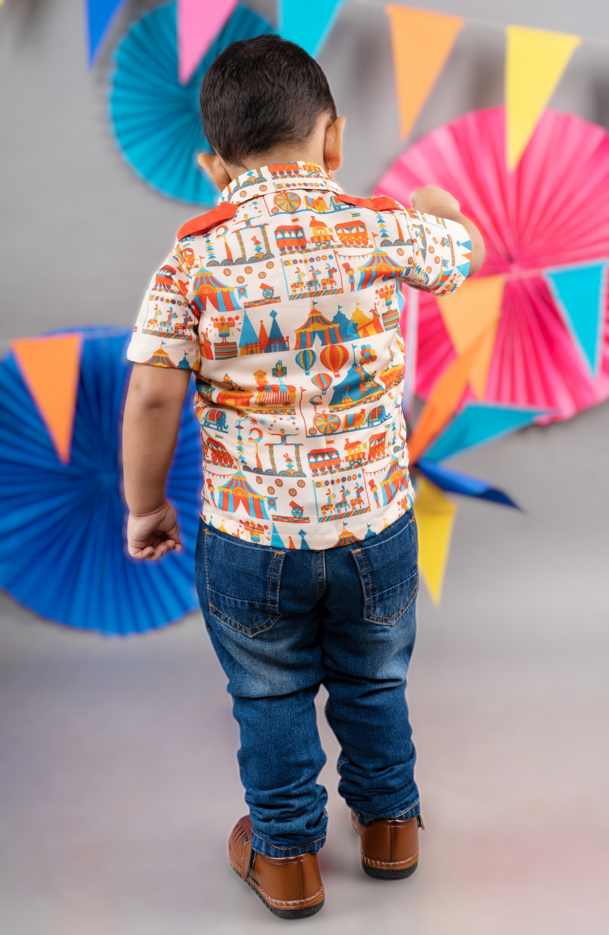 CARNIVAL CIRCUS PRINTED HALF SHIRT