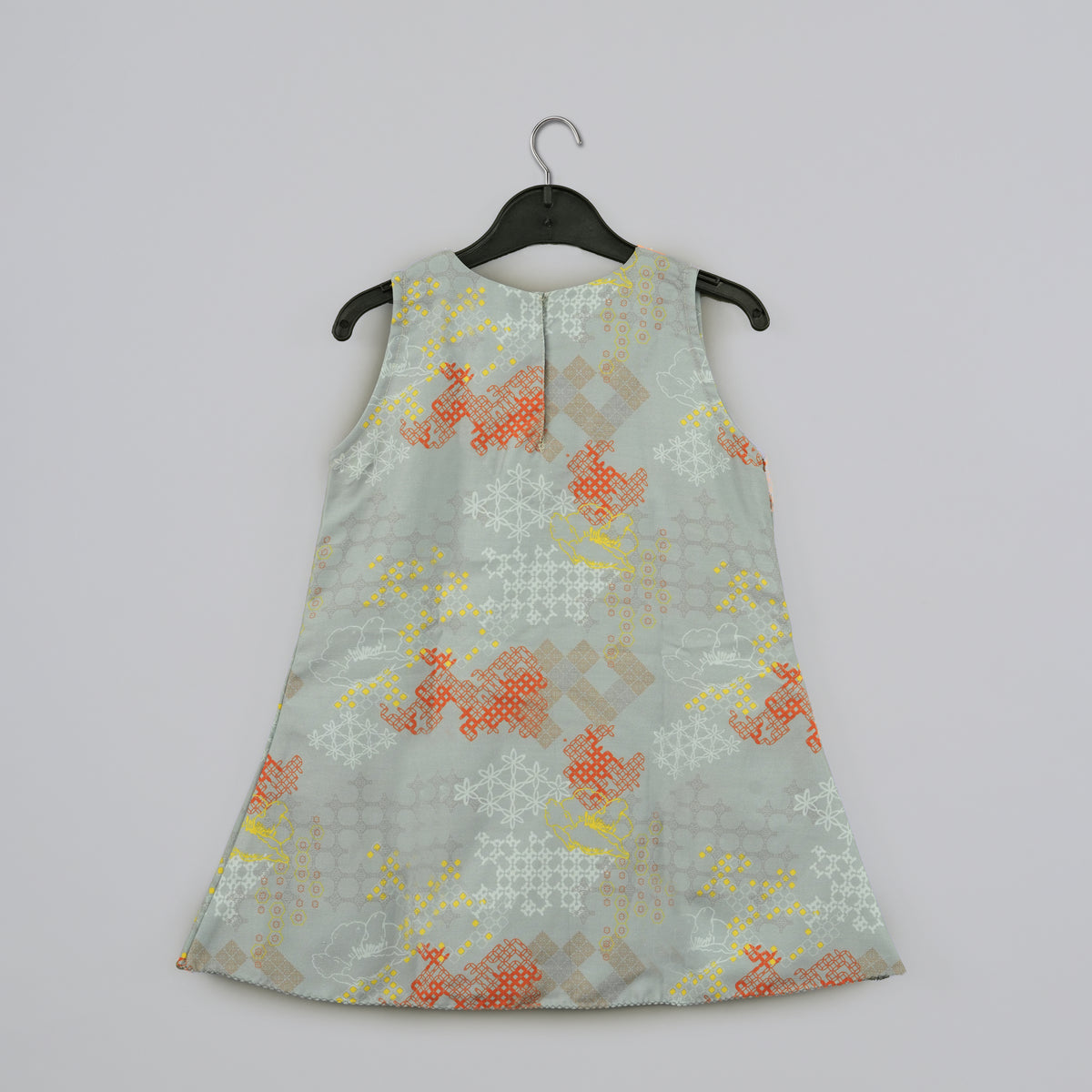 GREY GEOMETRICAL PRINTED HAND EMBROIDERY TOP WITH GEOMETRICAL PRINTED SHARARA SET