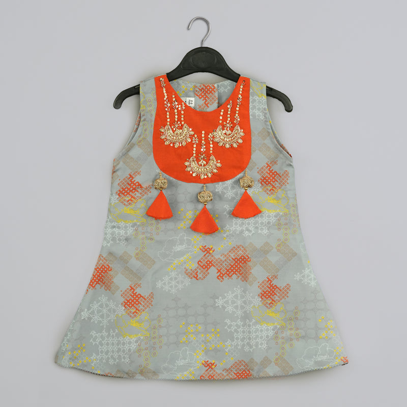 GREY GEOMETRICAL PRINTED HAND EMBROIDERY TOP WITH GEOMETRICAL PRINTED SHARARA SET