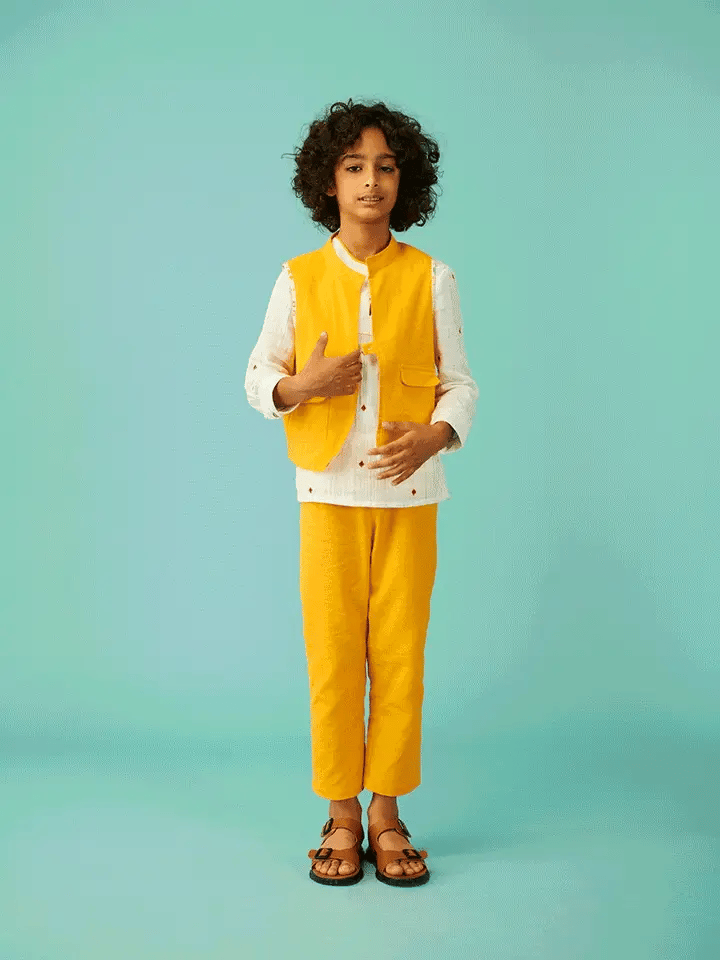 Soorajmukhi Boys Set With Reversible Nehru Jacket