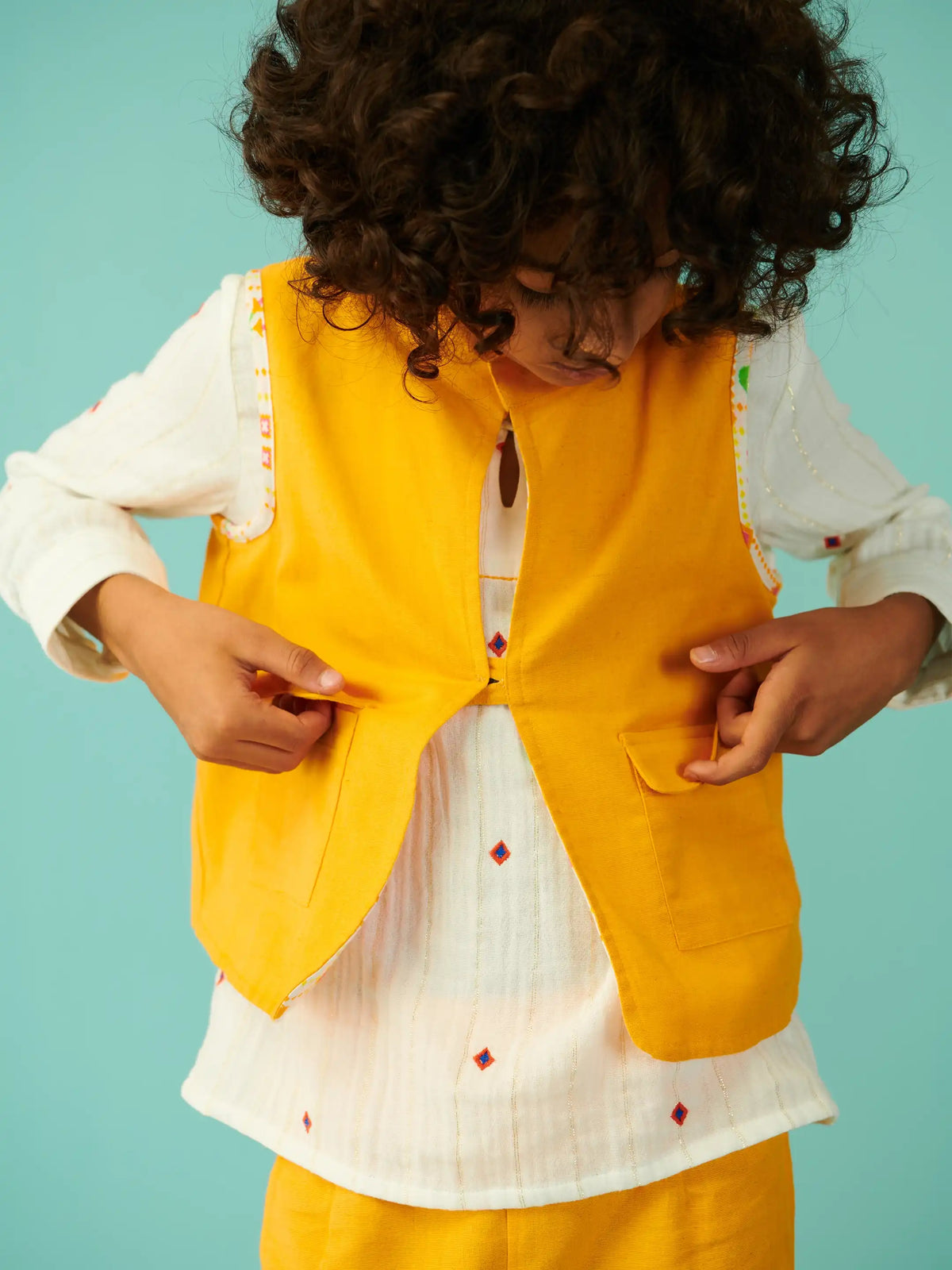 Soorajmukhi Boys Set With Reversible Nehru Jacket