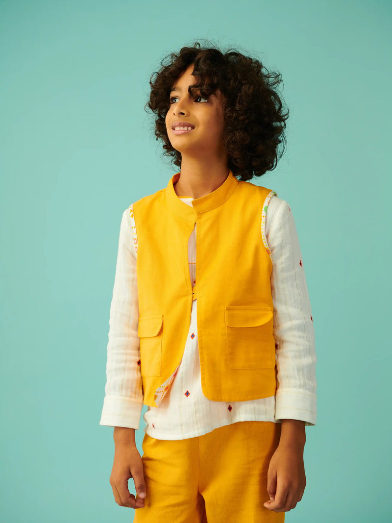 Soorajmukhi Boys Set With Reversible Nehru Jacket