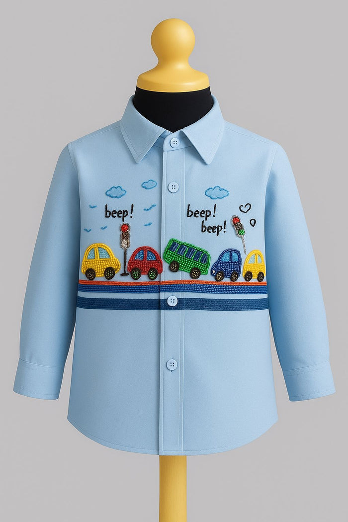 Car trafic Blue shirt