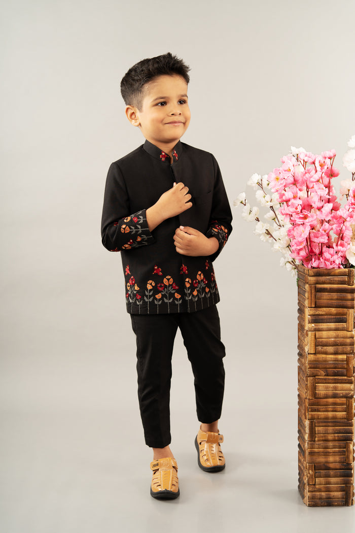 BLACK EMBROIDERED PRINCE COAT